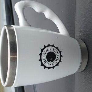 NORWOOD® China and steel cup with plastic lid 4"diameter 5" tall